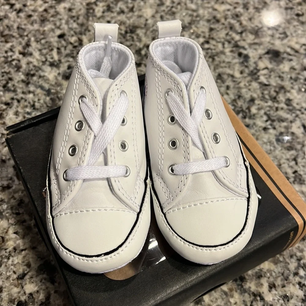 Converse First All Star Chucks Leather Crib Shoes Sneakers Infant Baby Size 3